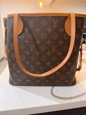 Louis Vuitton Neverfull Pink Interior